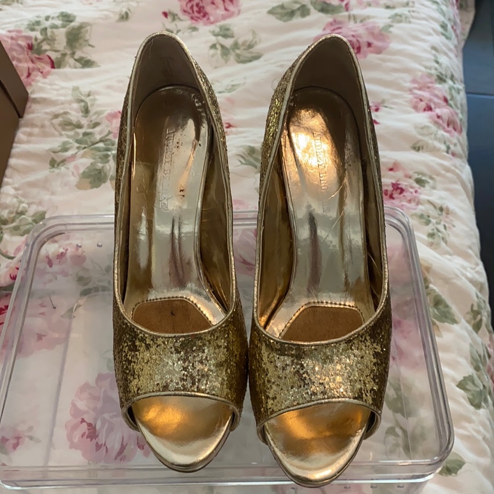 Gold Glitter pumps